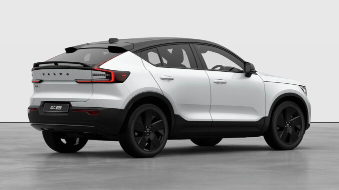 Volvo EC40 185kW Ext Range Ultra Black Edition 82kWh 5dr Auto Electric Estate - Image 3